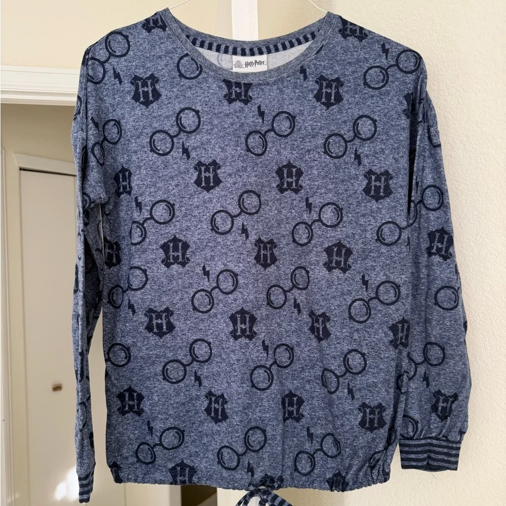 Harry Potter Wizarding World Sweater with Drawstring Size Small, New